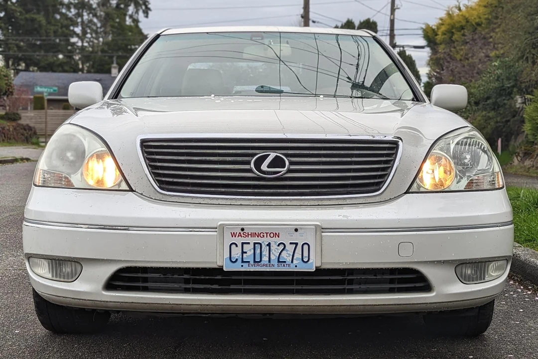 2001 Lexus LS 3rd Gen - Image 2 of 31