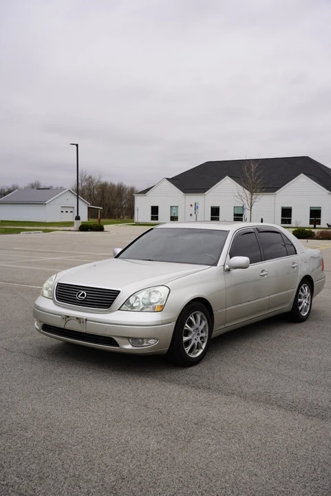 2001 Lexus LS 3rd Gen - Image 2 of 20