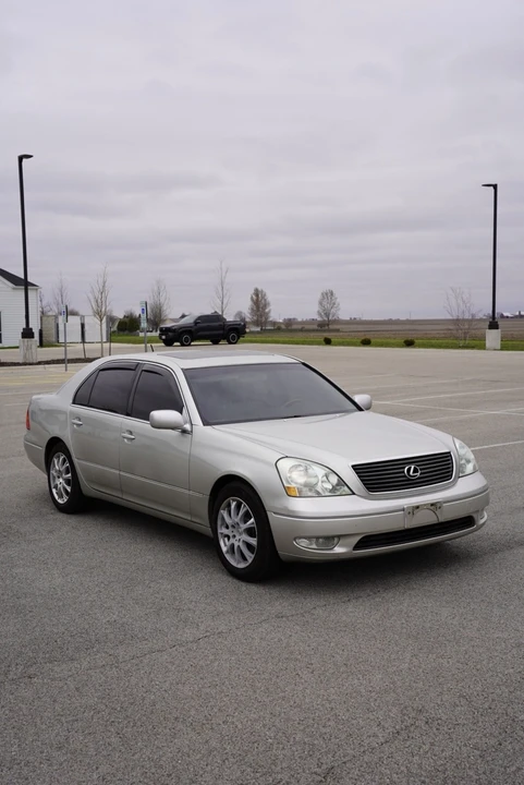 2001 Lexus LS 3rd Gen - Image 8 of 20