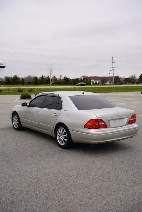 2001 Lexus LS 3rd Gen - Image 4 of 20