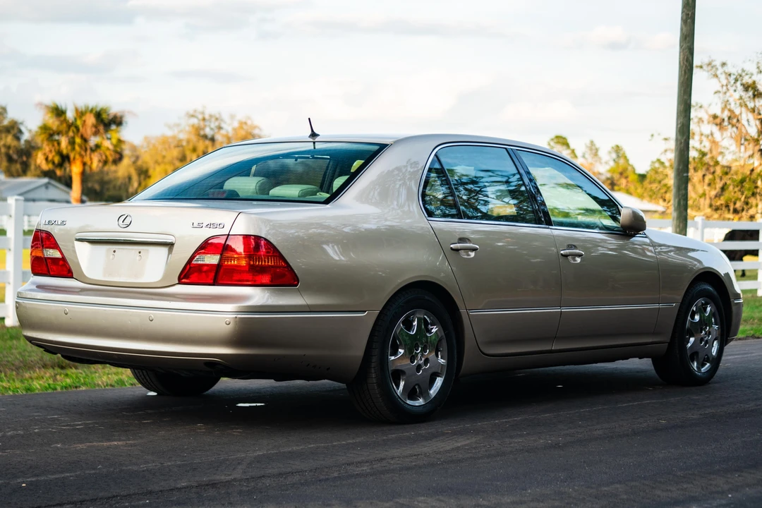 2001 Lexus LS 2nd Gen - Image 4 of 31