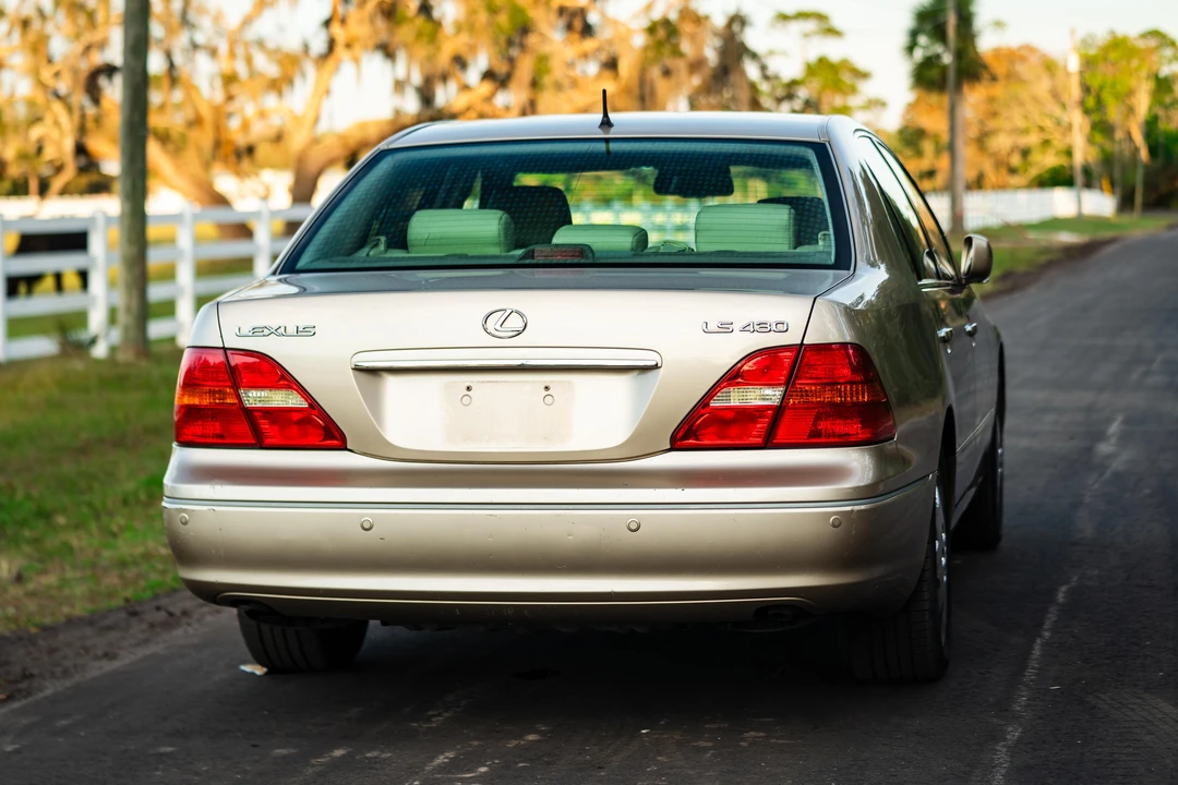 2001 Lexus LS 2nd Gen - Image 20 of 31