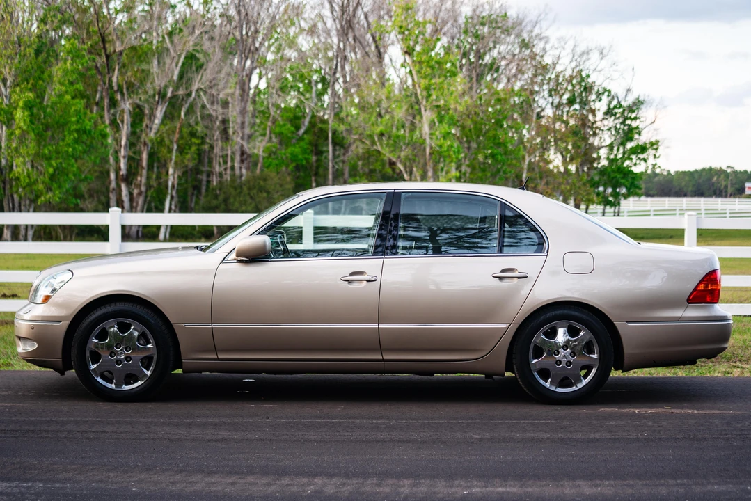 2001 Lexus LS 2nd Gen - Image 12 of 31