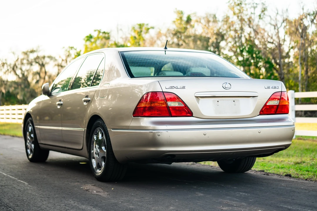 2001 Lexus LS 2nd Gen - Image 16 of 31