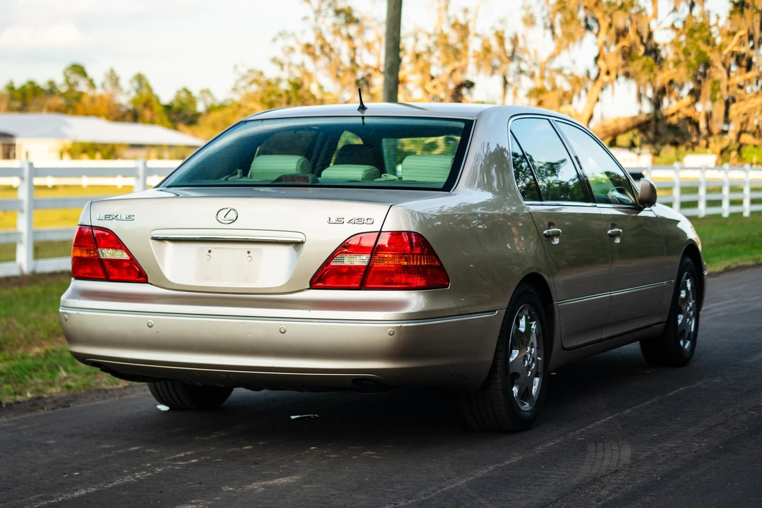 2001 Lexus LS 2nd Gen - Image 21 of 31