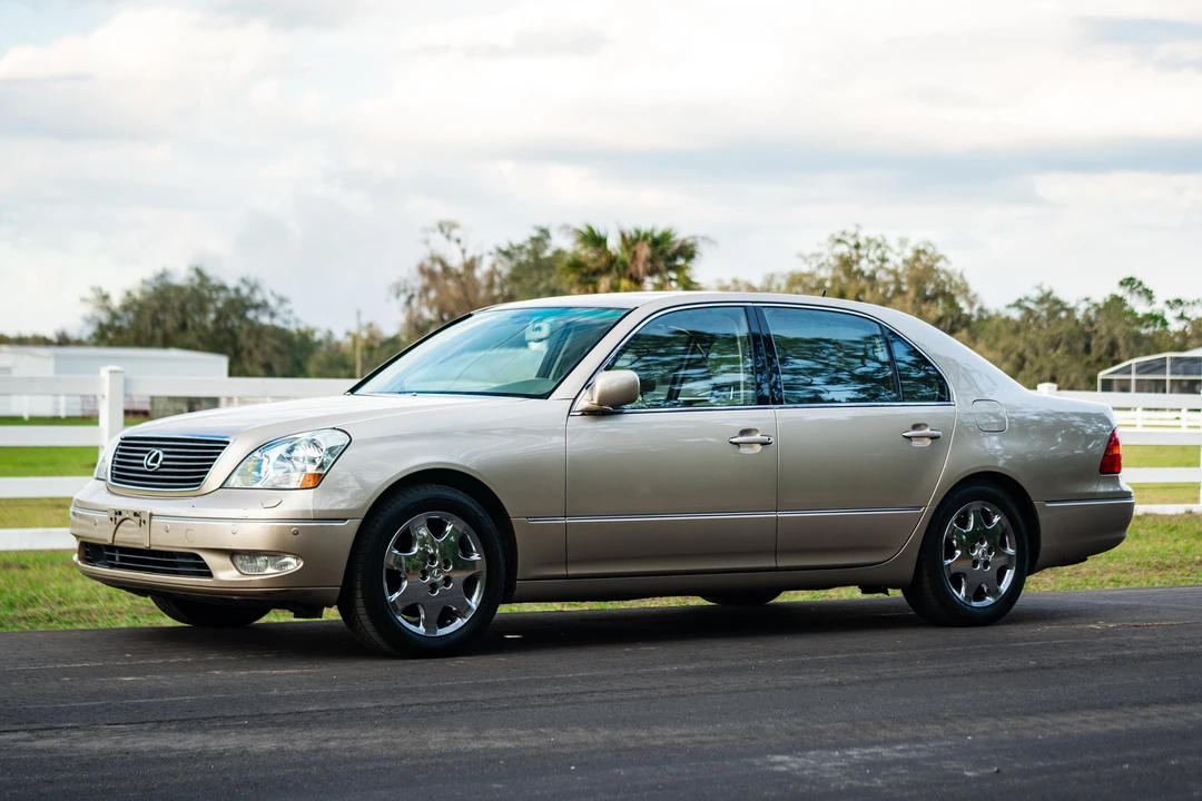 2001 Lexus LS 2nd Gen - Image 10 of 31