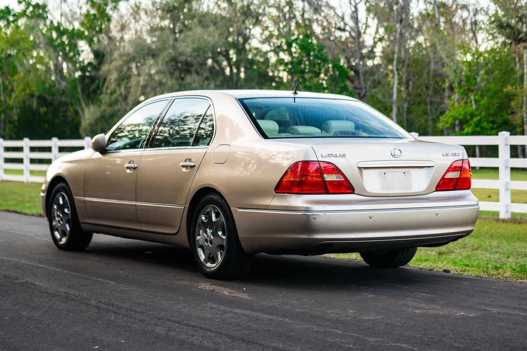 2001 Lexus LS 2nd Gen - Image 15 of 31