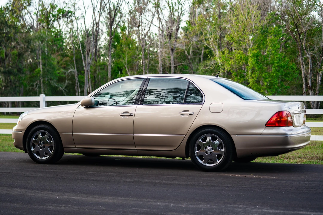 2001 Lexus LS 2nd Gen - Image 13 of 31