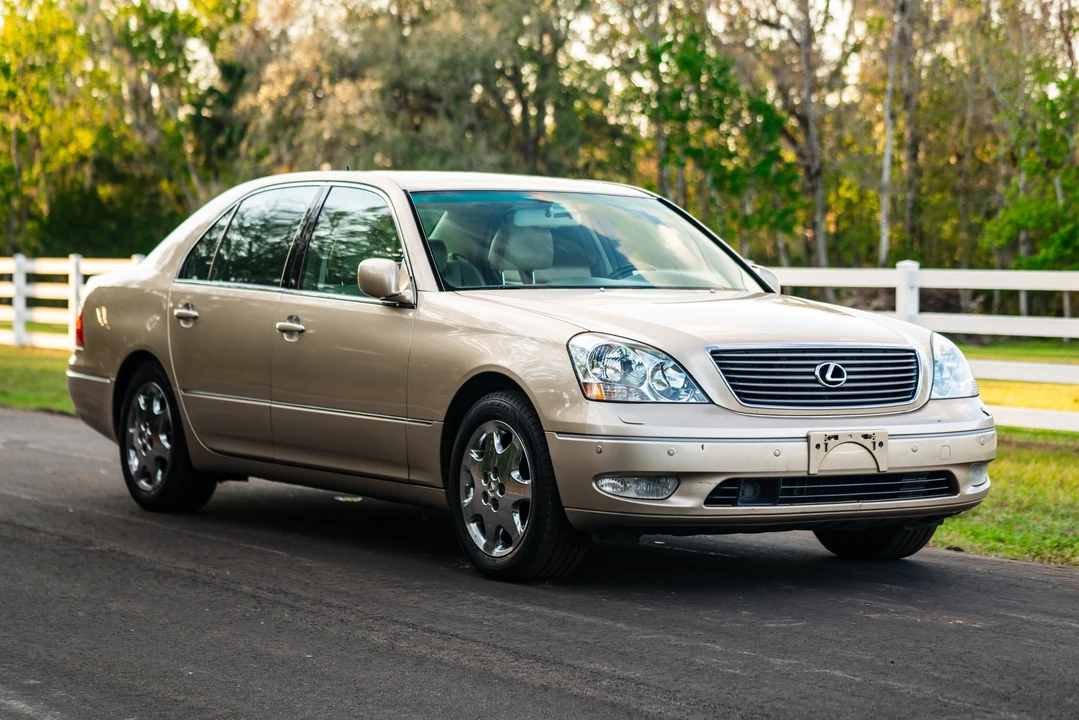 2001 Lexus LS 2nd Gen - Image 26 of 31