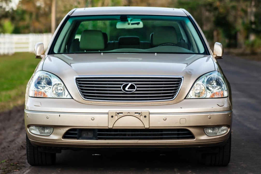 2001 Lexus LS 2nd Gen - Image 2 of 31