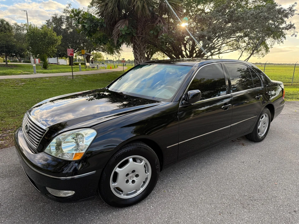2001 Lexus LS 3rd Gen - Image 7 of 31