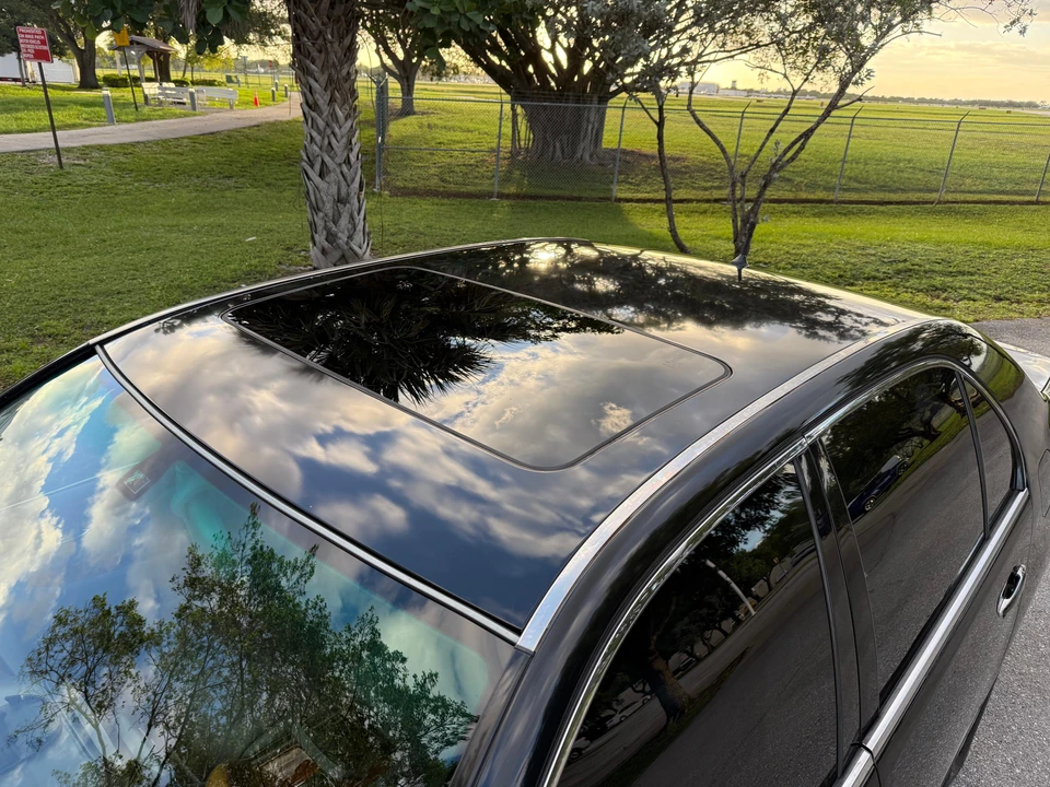 2001 Lexus LS 3rd Gen - Image 27 of 31