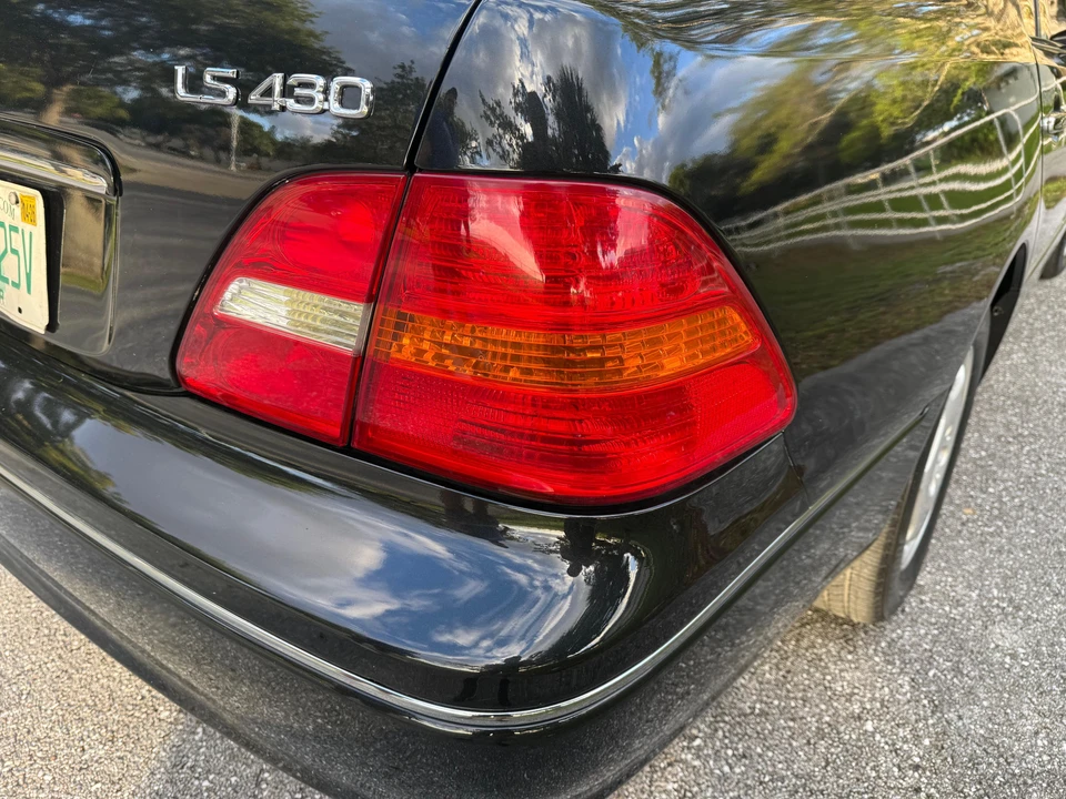2001 Lexus LS 3rd Gen - Image 24 of 31