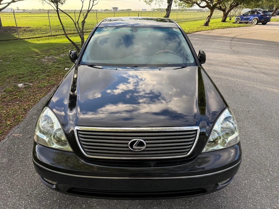 2001 Lexus LS 3rd Gen - Image 6 of 31