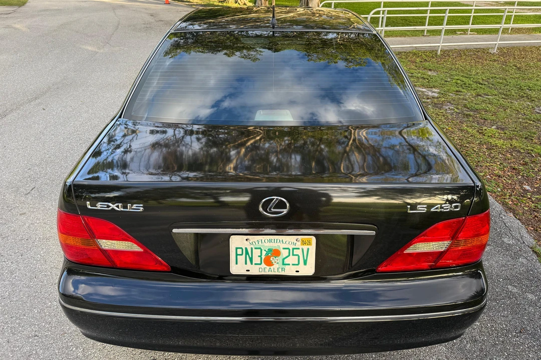 2001 Lexus LS 3rd Gen - Image 5 of 31