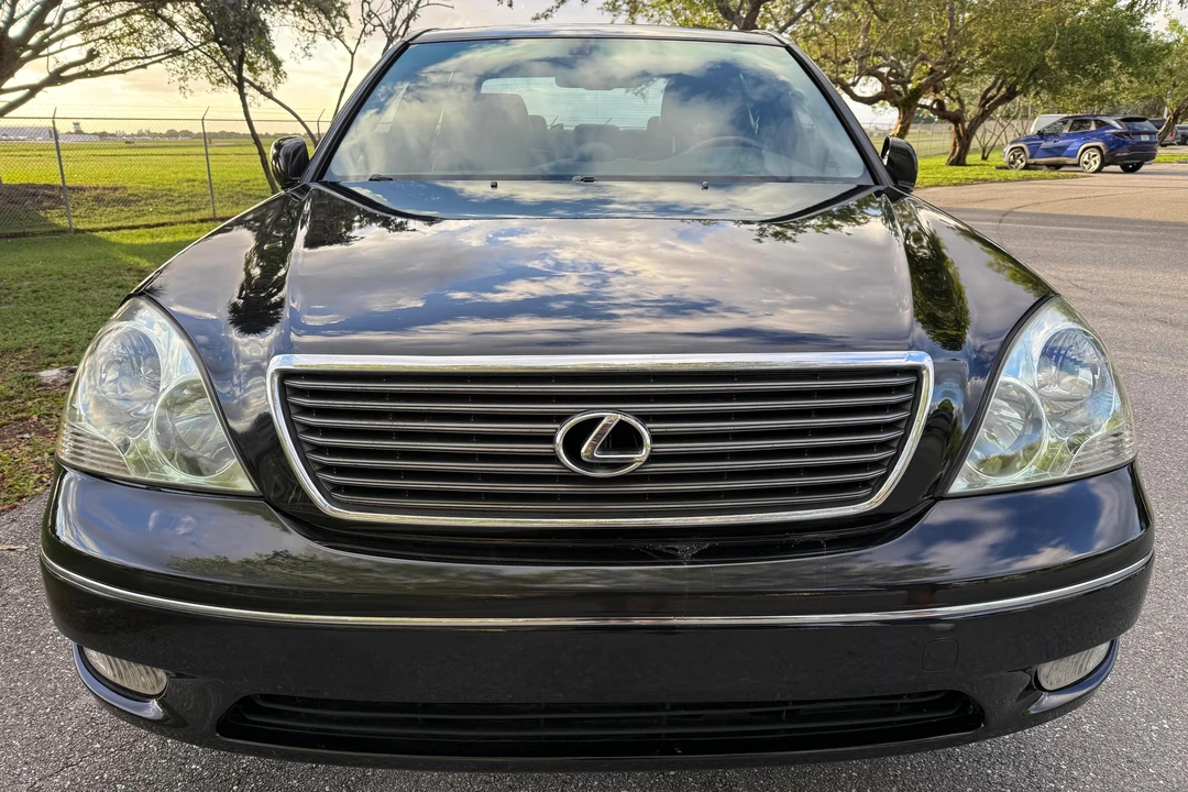 2001 Lexus LS 3rd Gen - Image 2 of 31
