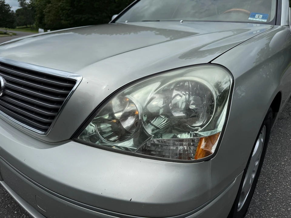 2001 Lexus LS 3rd Gen - Image 13 of 31