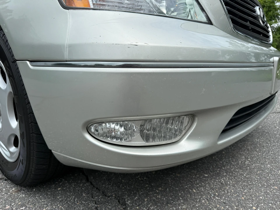 2001 Lexus LS 3rd Gen - Image 10 of 31
