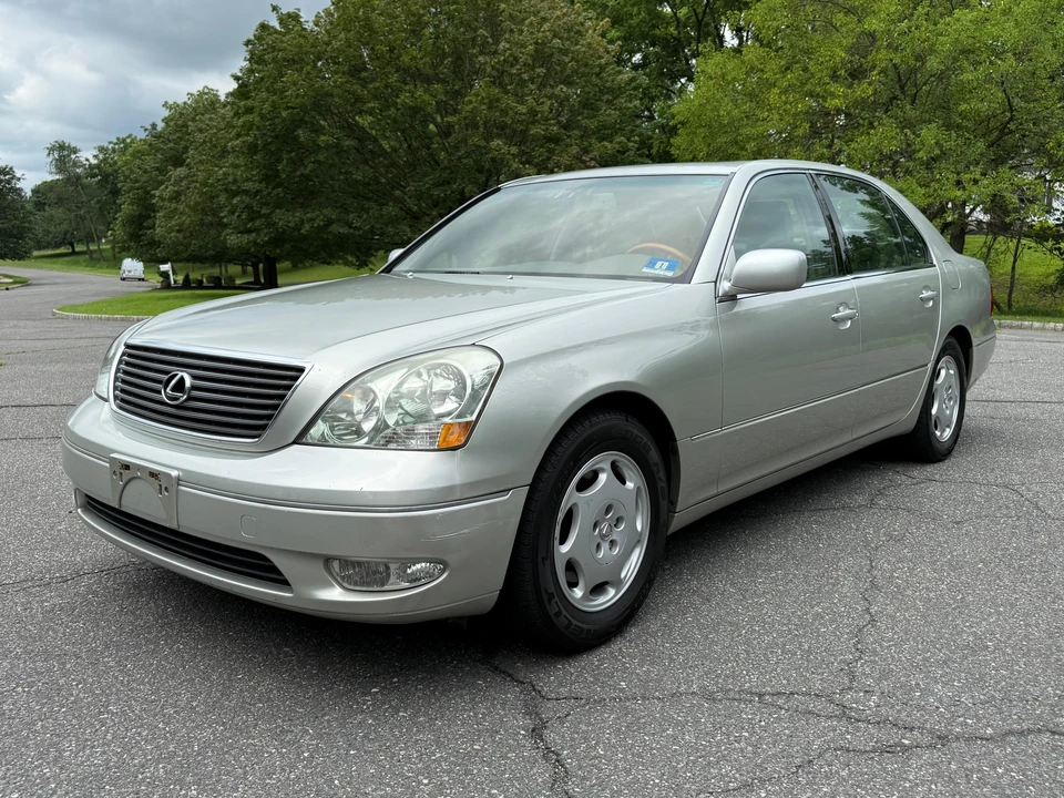 2001 Lexus LS 3rd Gen - Image 6 of 31