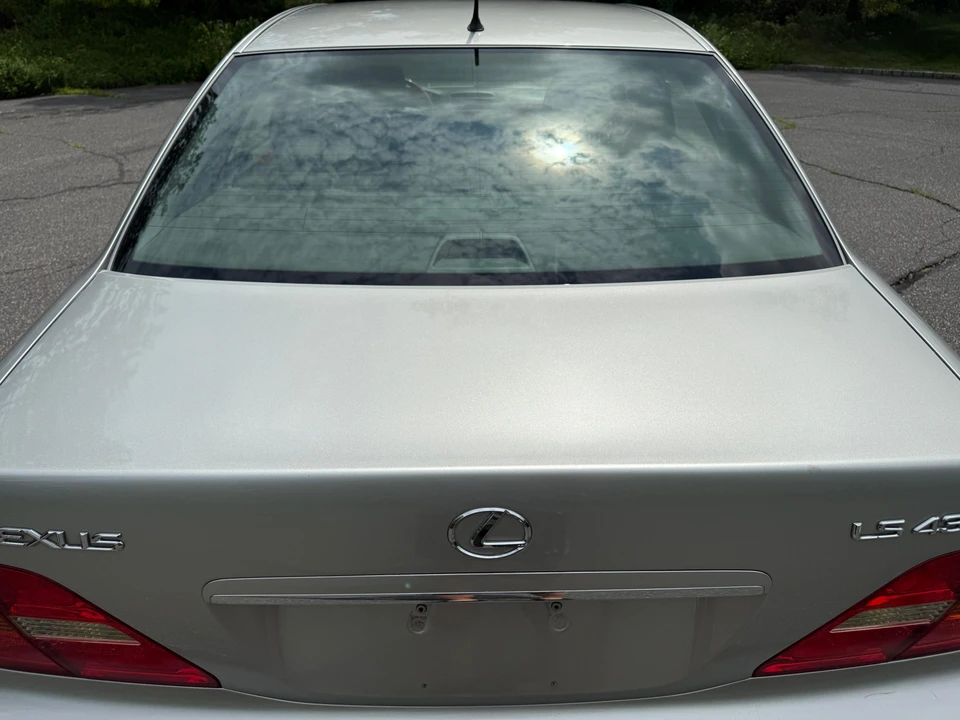 2001 Lexus LS 3rd Gen - Image 31 of 31
