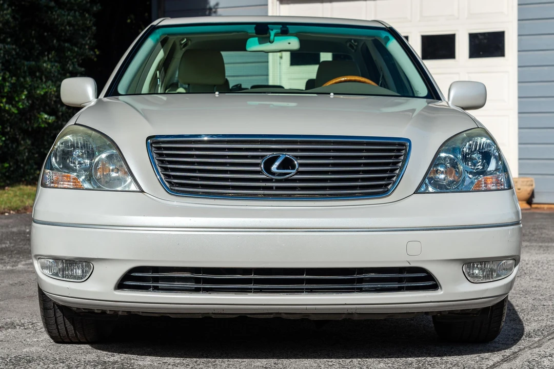 2001 Lexus LS 3rd Gen - Image 2 of 31