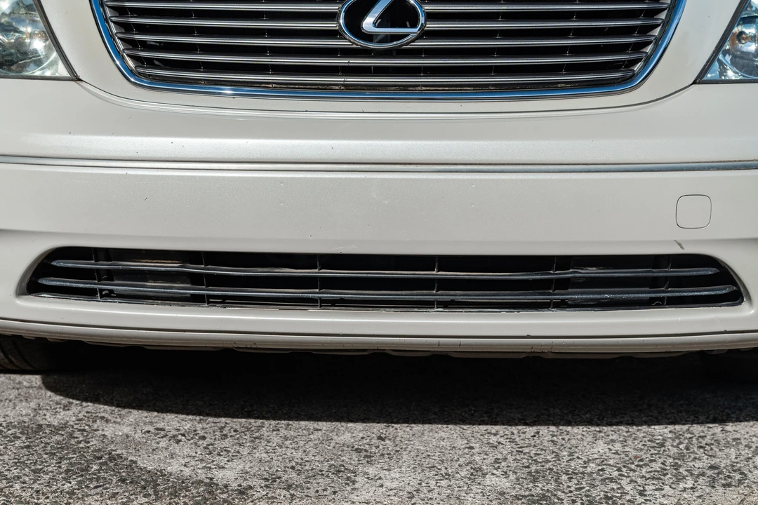 2001 Lexus LS 3rd Gen - Image 29 of 31