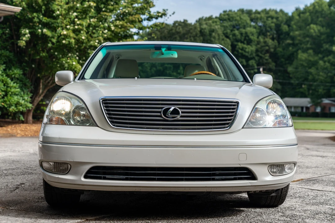 2001 Lexus LS 3rd Gen - Image 6 of 31