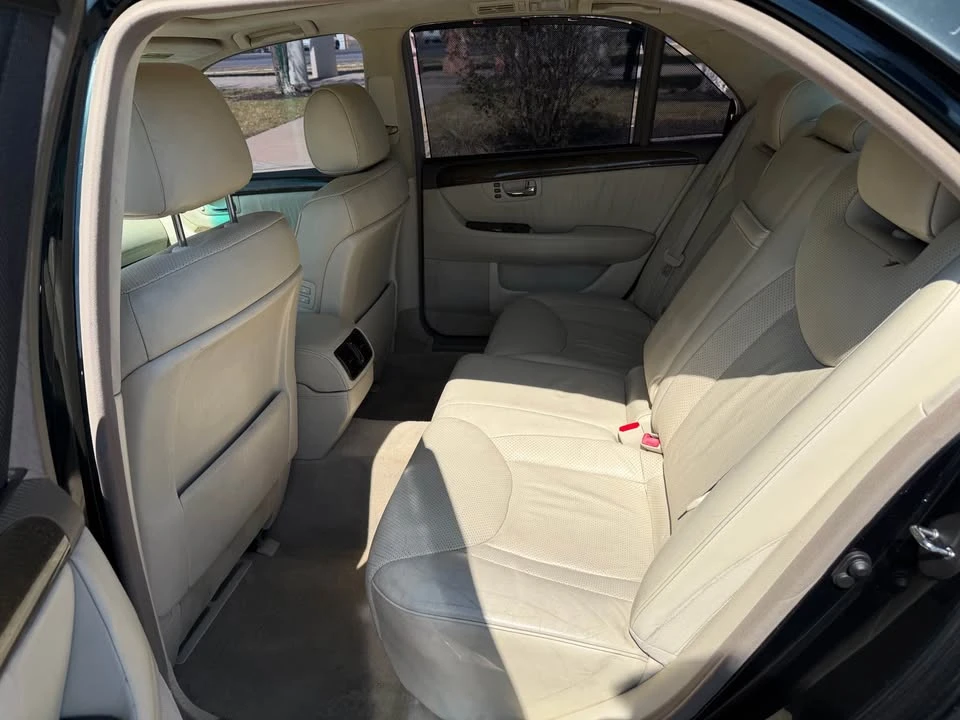 2001 Lexus LS 3rd Gen - Image 10 of 14