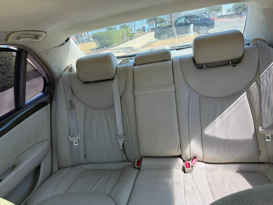 2001 Lexus LS 3rd Gen - Image 11 of 14