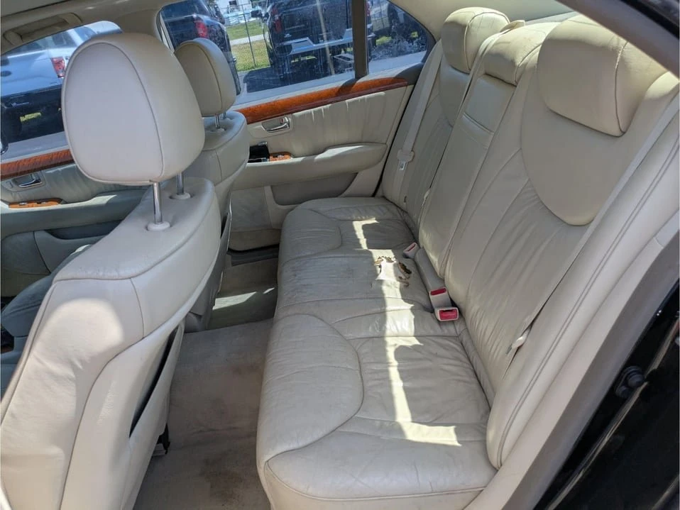 2001 Lexus LS 3rd Gen - Image 10 of 20