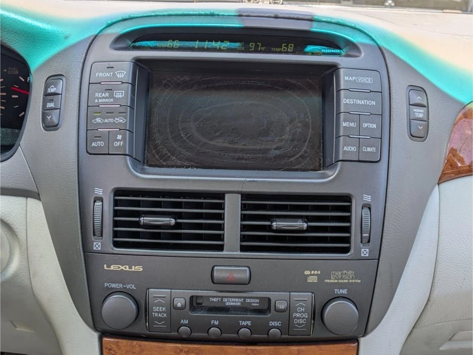 2001 Lexus LS 3rd Gen - Image 14 of 20