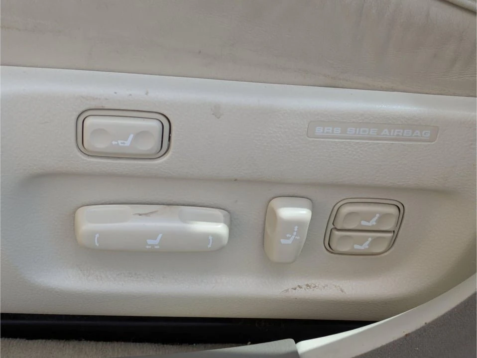 2001 Lexus LS 3rd Gen - Image 16 of 20