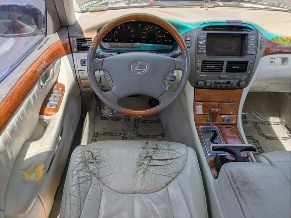 2001 Lexus LS 3rd Gen - Image 12 of 20