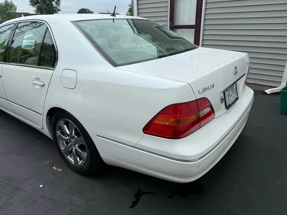 2001 Lexus LS 3rd Gen - Image 8 of 11
