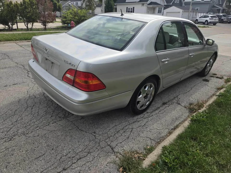 2001 Lexus LS 3rd Gen - Image 3 of 9