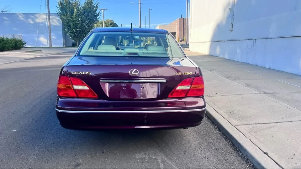 2001 Lexus LS 3rd Gen - Image 4 of 16