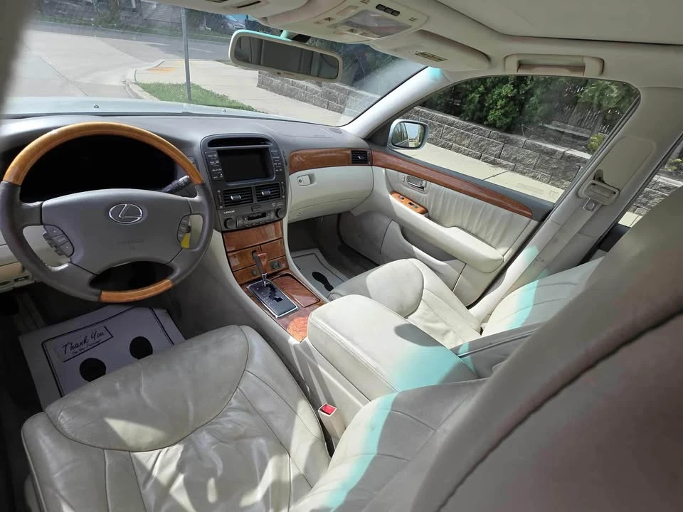 2001 Lexus LS 3rd Gen - Image 9 of 9