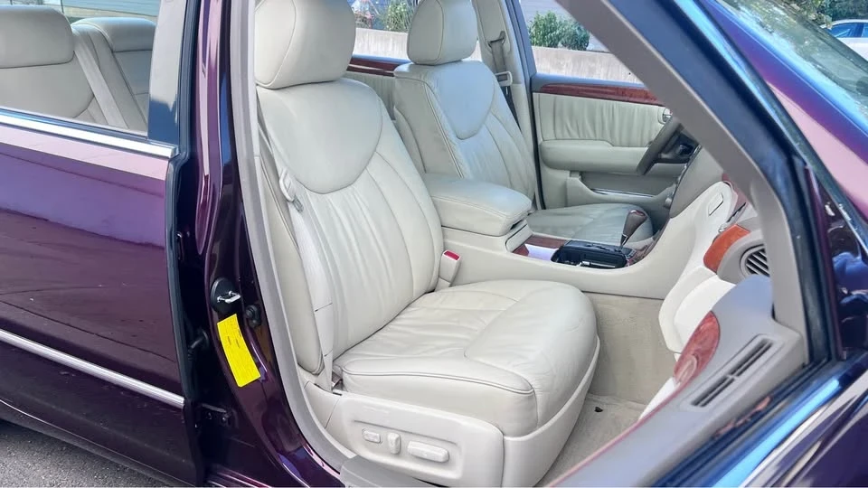 2001 Lexus LS 3rd Gen - Image 11 of 16