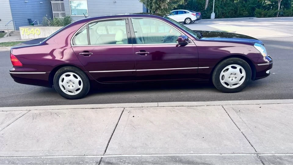 2001 Lexus LS 3rd Gen - Image 7 of 16