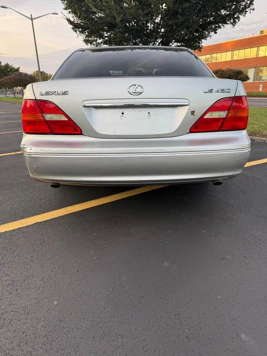 2001 Lexus LS 3rd Gen - Image 3 of 6