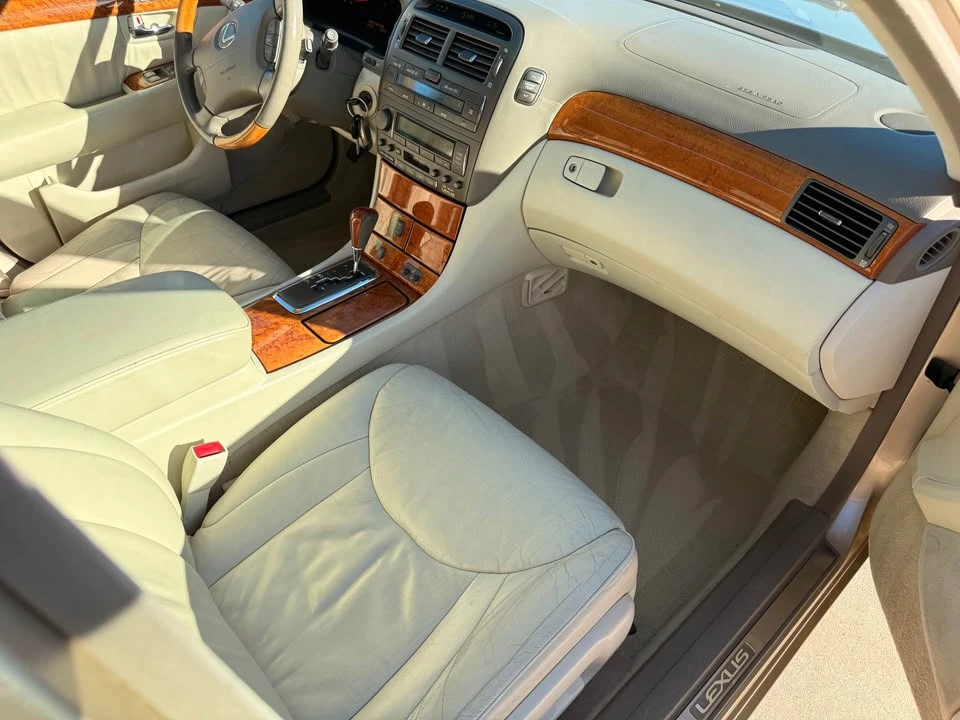 2001 Lexus LS 3rd Gen - Image 5 of 9