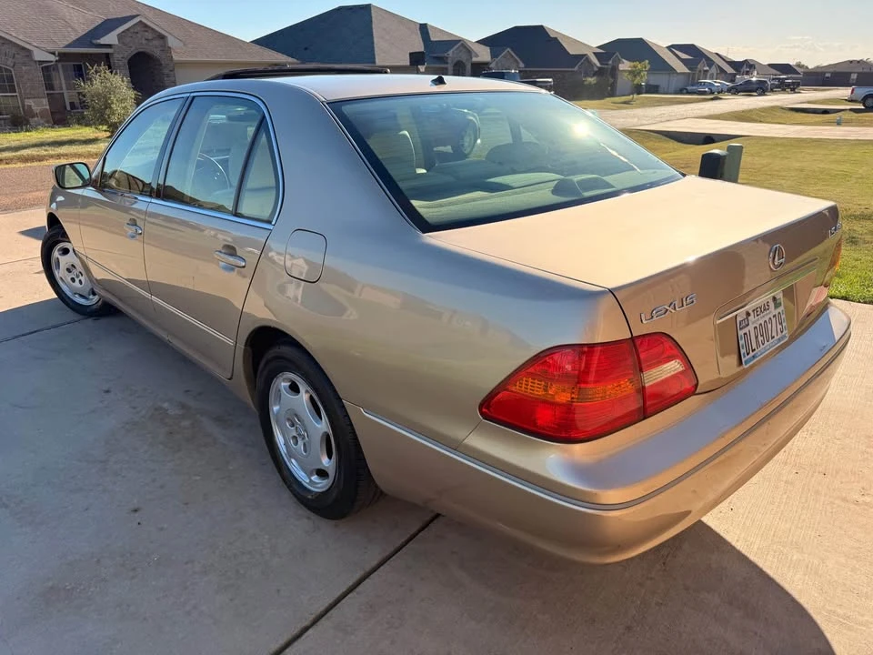 2001 Lexus LS 3rd Gen - Image 3 of 9