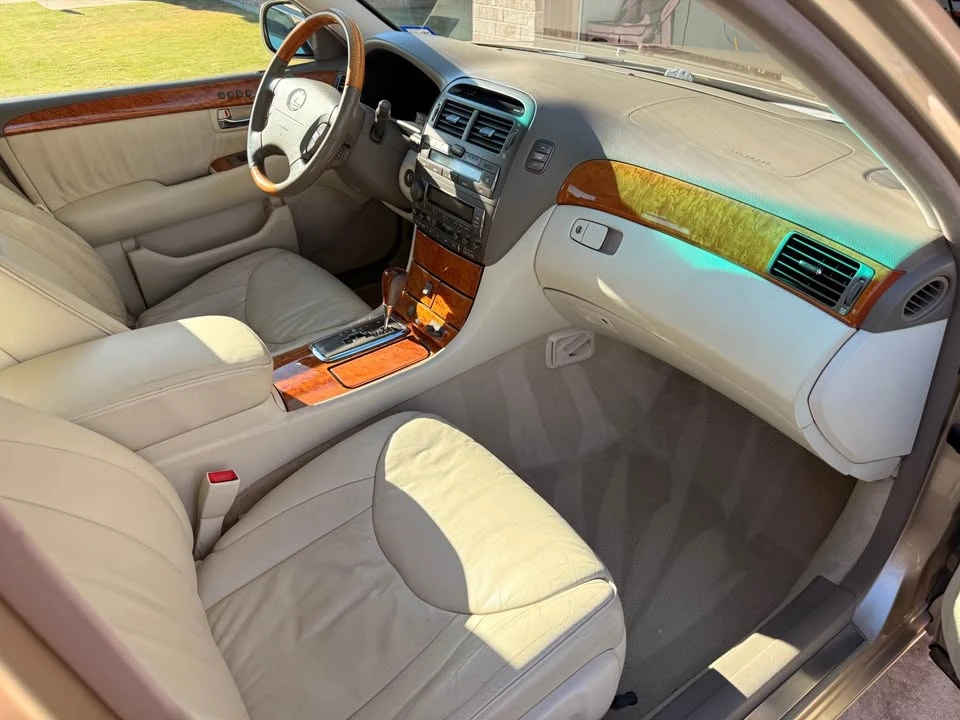 2001 Lexus LS 2nd Gen - Image 10 of 13