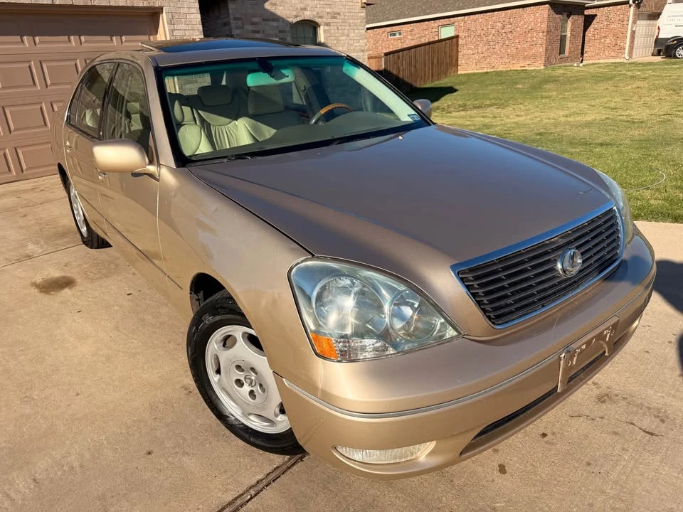2001 Lexus LS 3rd Gen - Image 2 of 9