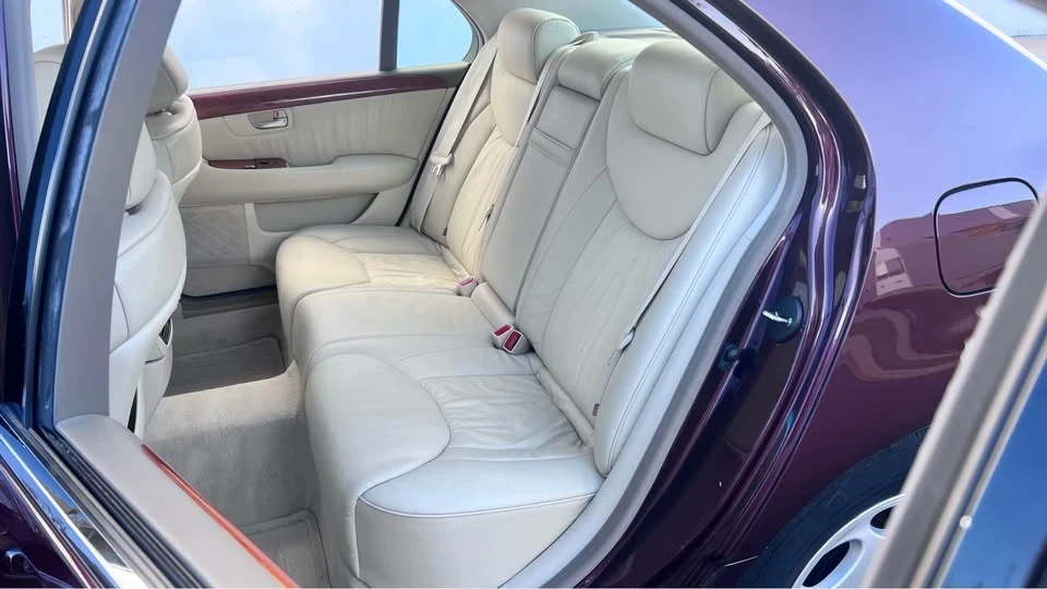 2001 Lexus LS 3rd Gen - Image 14 of 16