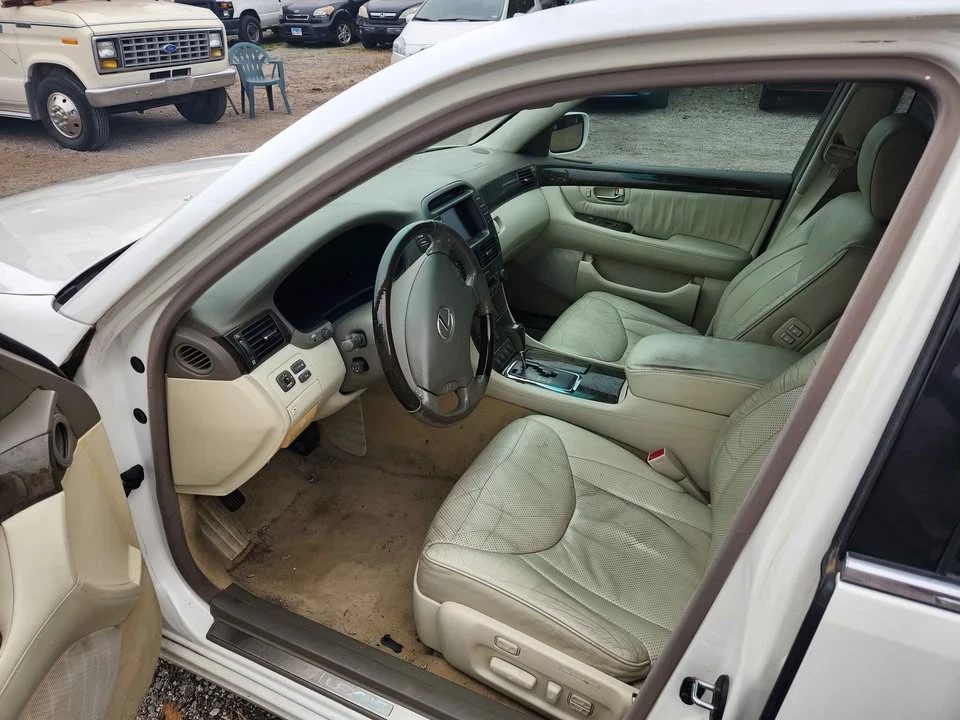 2001 Lexus LS 3rd Gen - Image 10 of 10