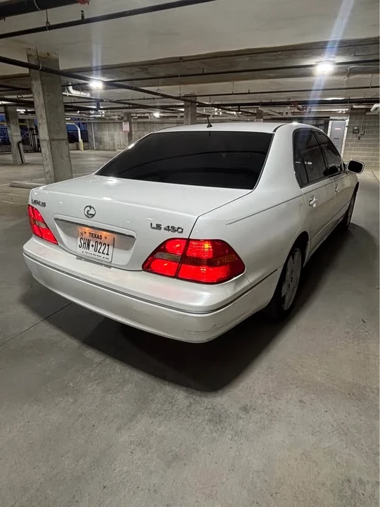 2001 Lexus LS 3rd Gen - Image 3 of 9