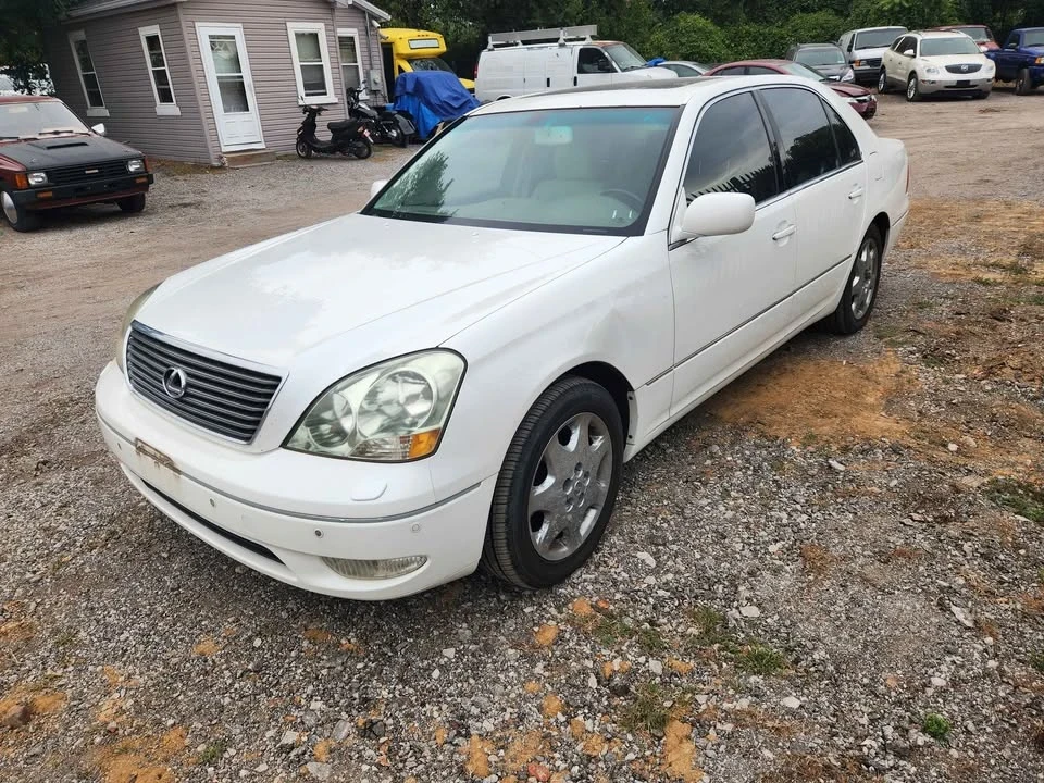 2001 Lexus LS 3rd Gen - Image 3 of 10
