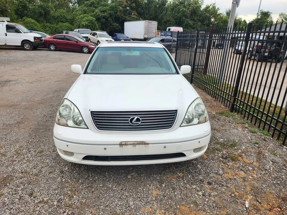 2001 Lexus LS 3rd Gen - Image 4 of 10