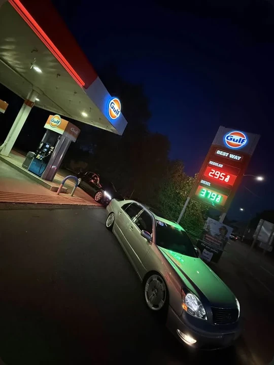 2001 Lexus LS 3rd Gen - Image 4 of 7